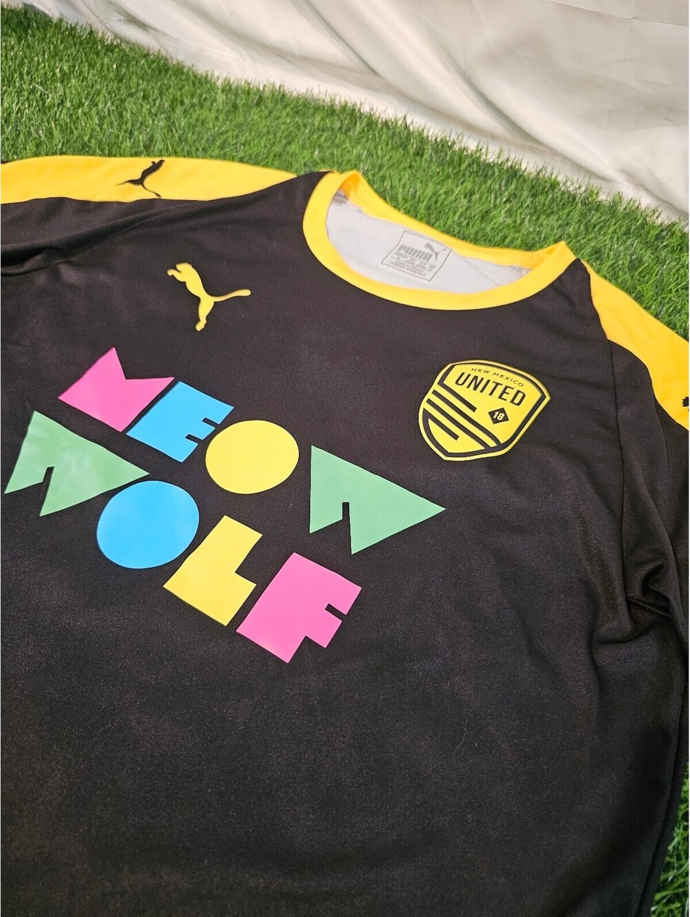 Puma Meow Wolf United Black and Yellow Sports Jersey Size Small - Picture 2 of 6